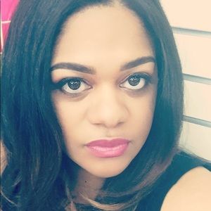 Meet your Posher, Vanessa